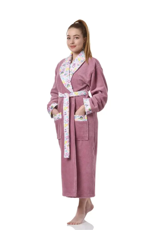 Lila Yakası Çiçek Desenli Baskılı Bornoz