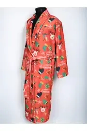 YILBAŞI DESENLİ BASKILI BORNOZ