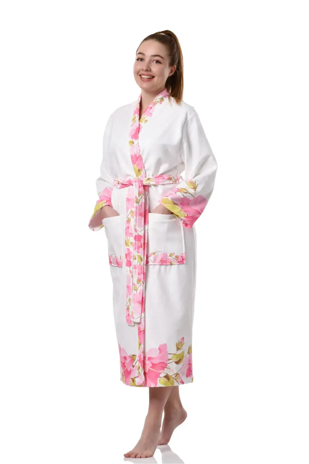 Çiçek Desenli Beyaz Baskılı Bornoz