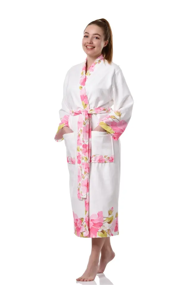 Çiçek Desenli Beyaz Baskılı Bornoz