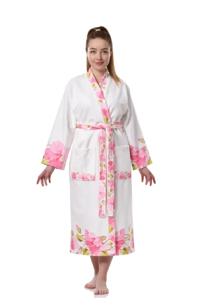 Çiçek Desenli Beyaz Baskılı Bornoz