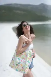 Renkli Kelebek Desenli Plaj Çantası