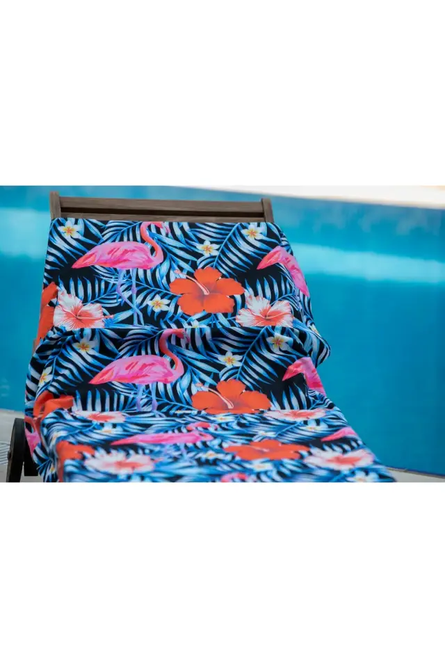 Kırmızı Çiçek Desenli Plaj Havlusu