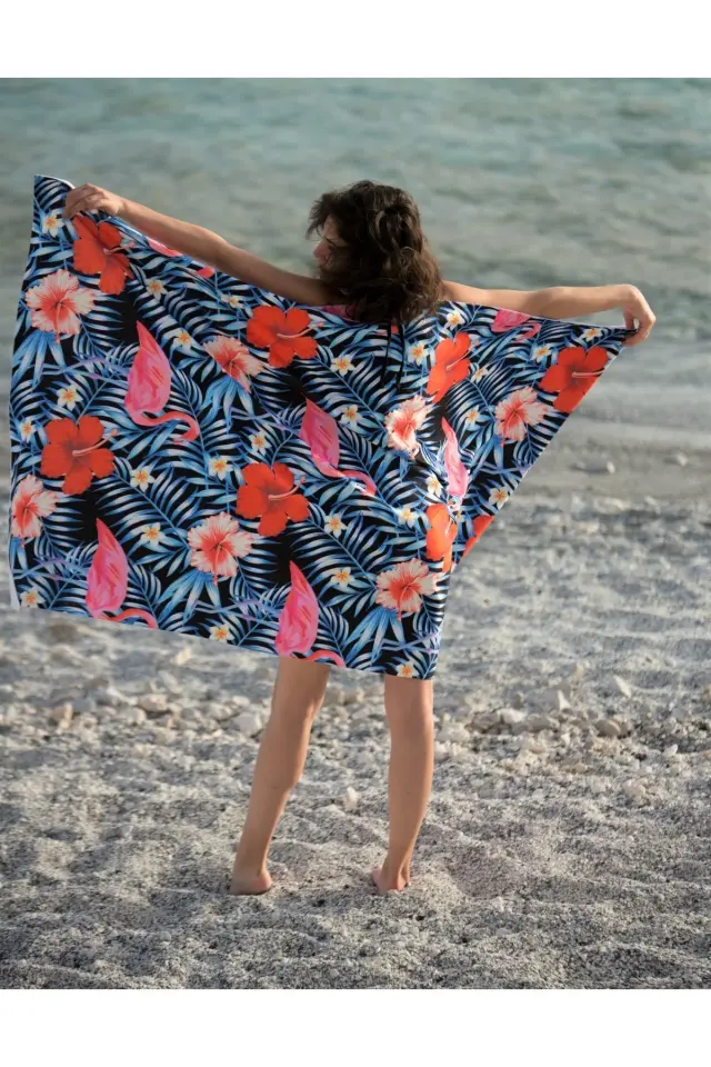 Kırmızı Çiçek Desenli Plaj Havlusu